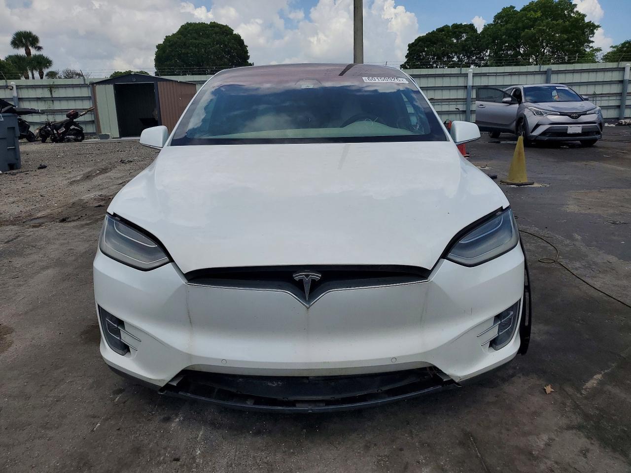 2021 Tesla Model X - Фото 5