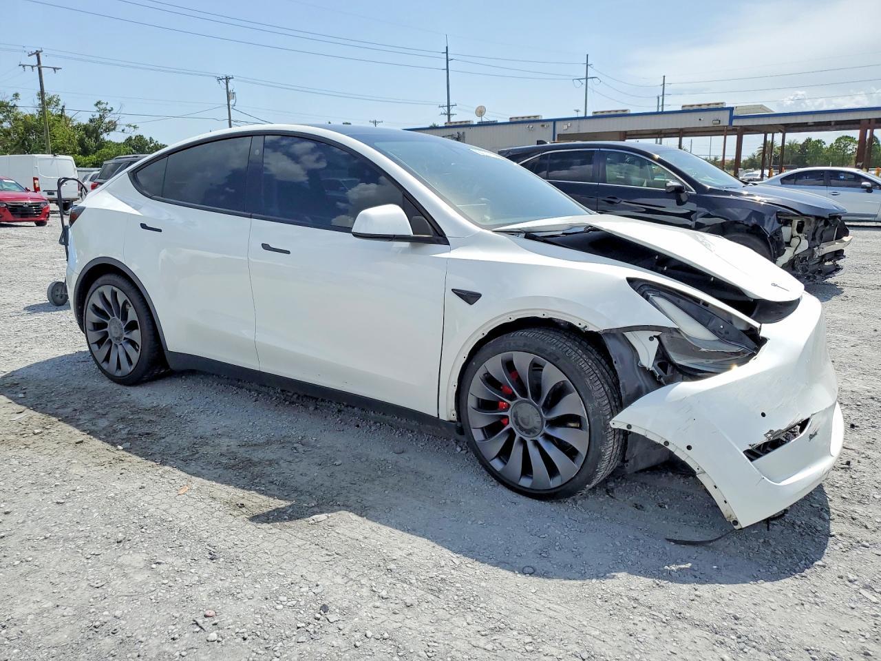 2022 Tesla Model Y - Фото 4