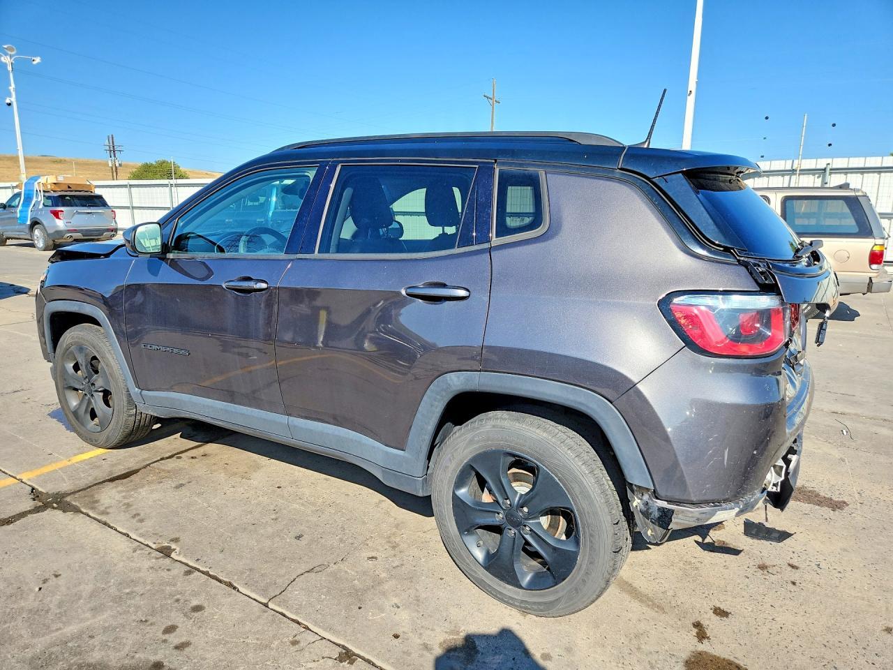 2019 Jeep Compass Latitude - Image 2