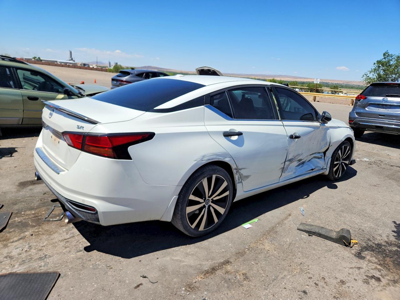 2021 Nissan Altima Sr - Фото 3