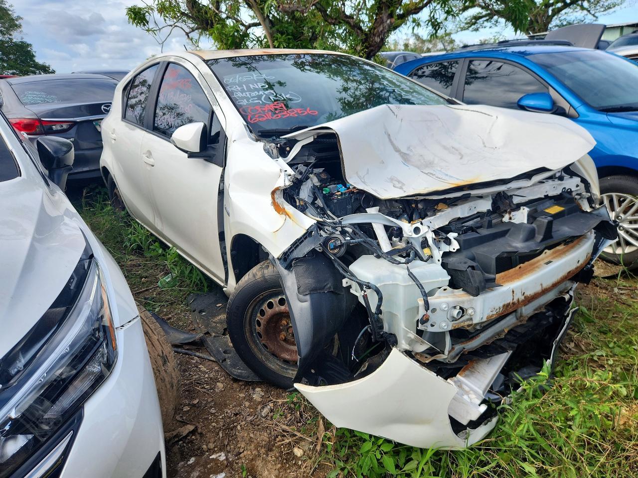 2013 Toyota Prius C One - Фото 4