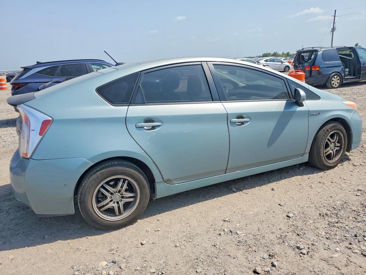 2013 Toyota Prius Three - Фото 3