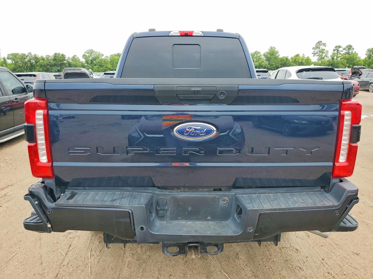 2024 Ford F250 Super Duty - Фото 6