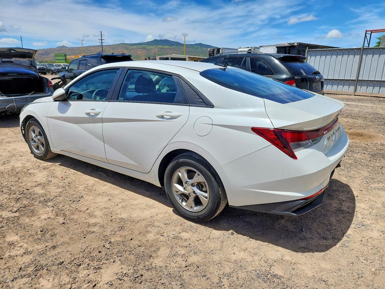 2021 Hyundai Elantra Se - Фото 2