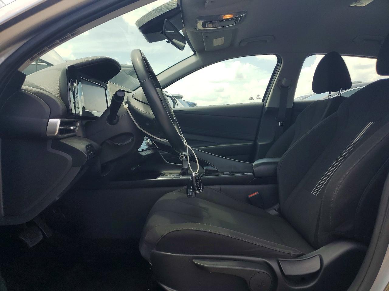 2022 Hyundai Elantra Sel - Image 7