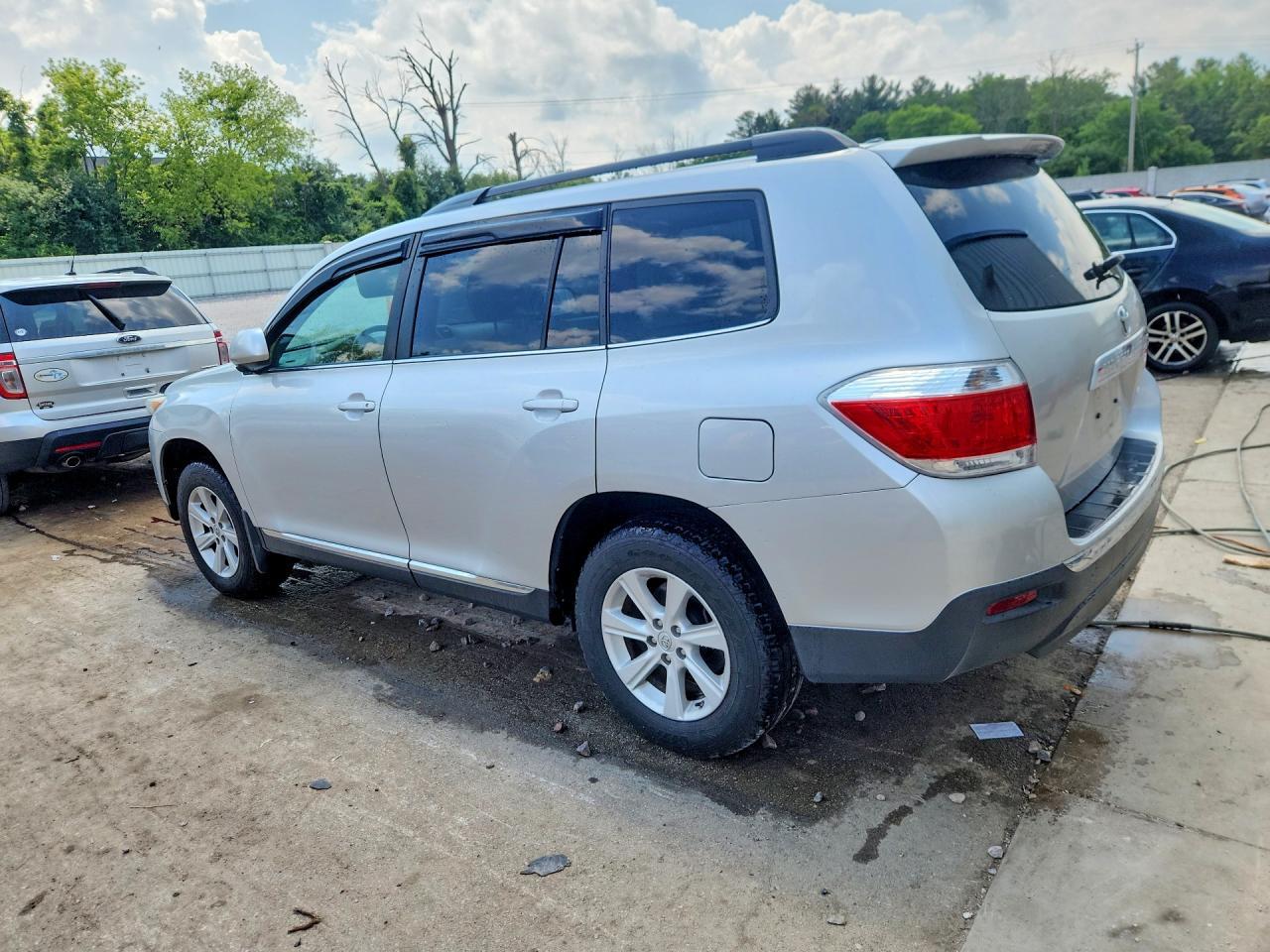 2012 Toyota Highlander Se - Фото 2