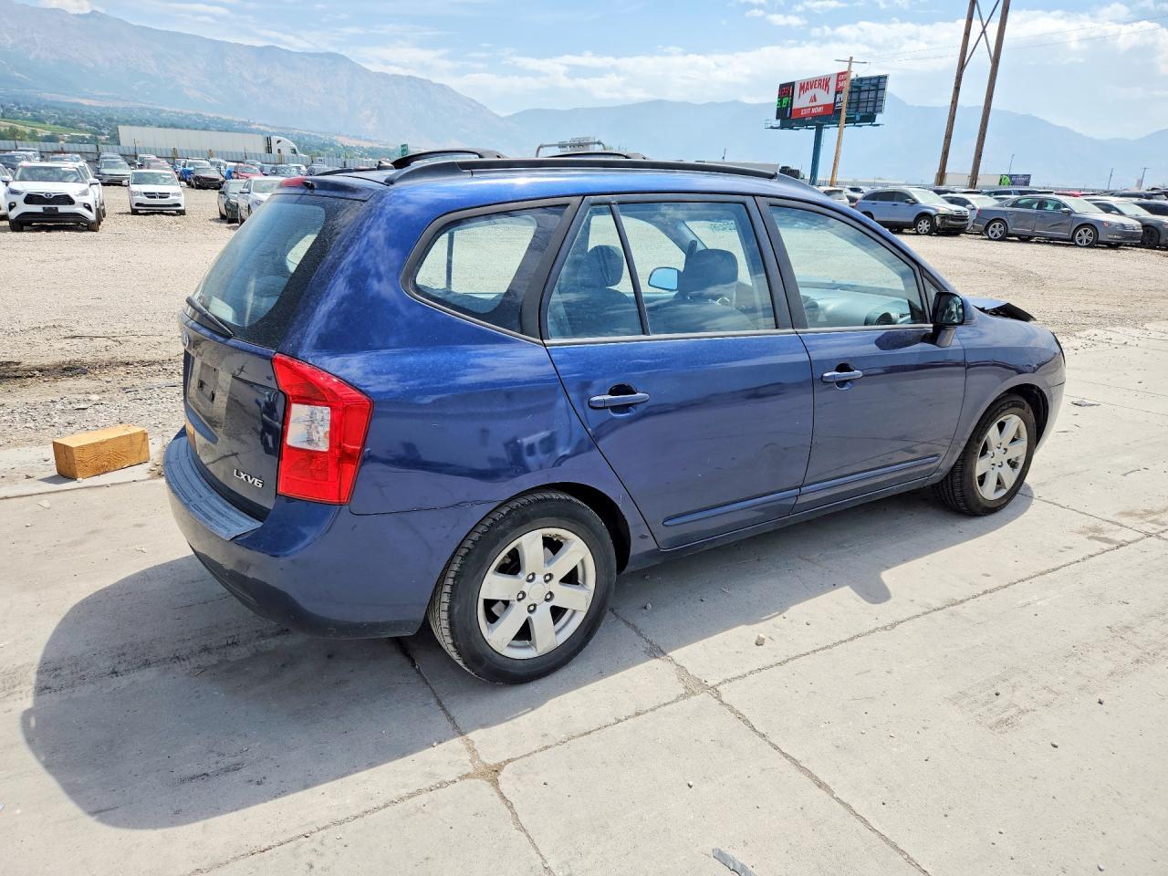 2008 Kia Rondo Lx - Image 3