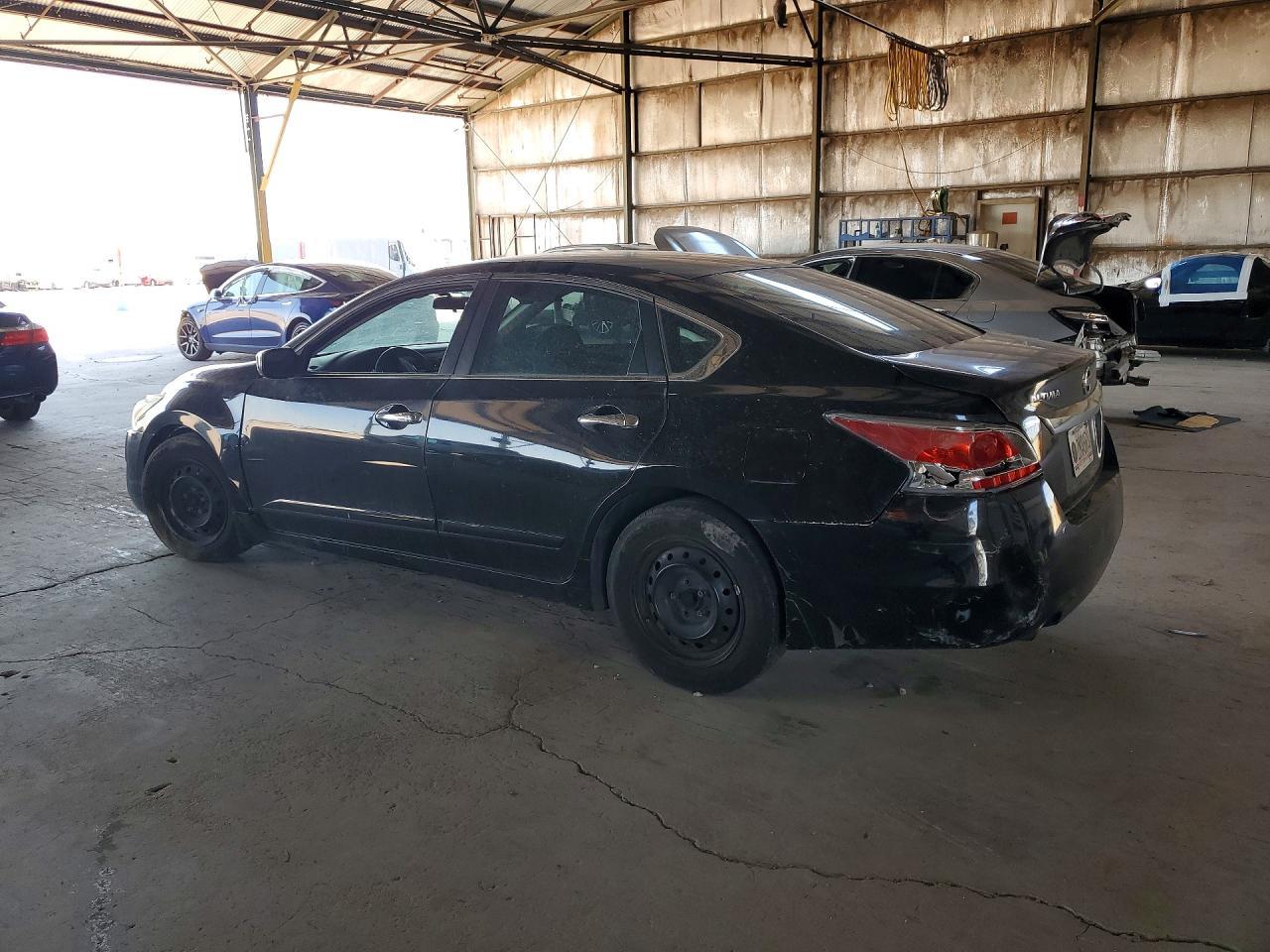 2015 Nissan Altima 2.5 S - Фото 2