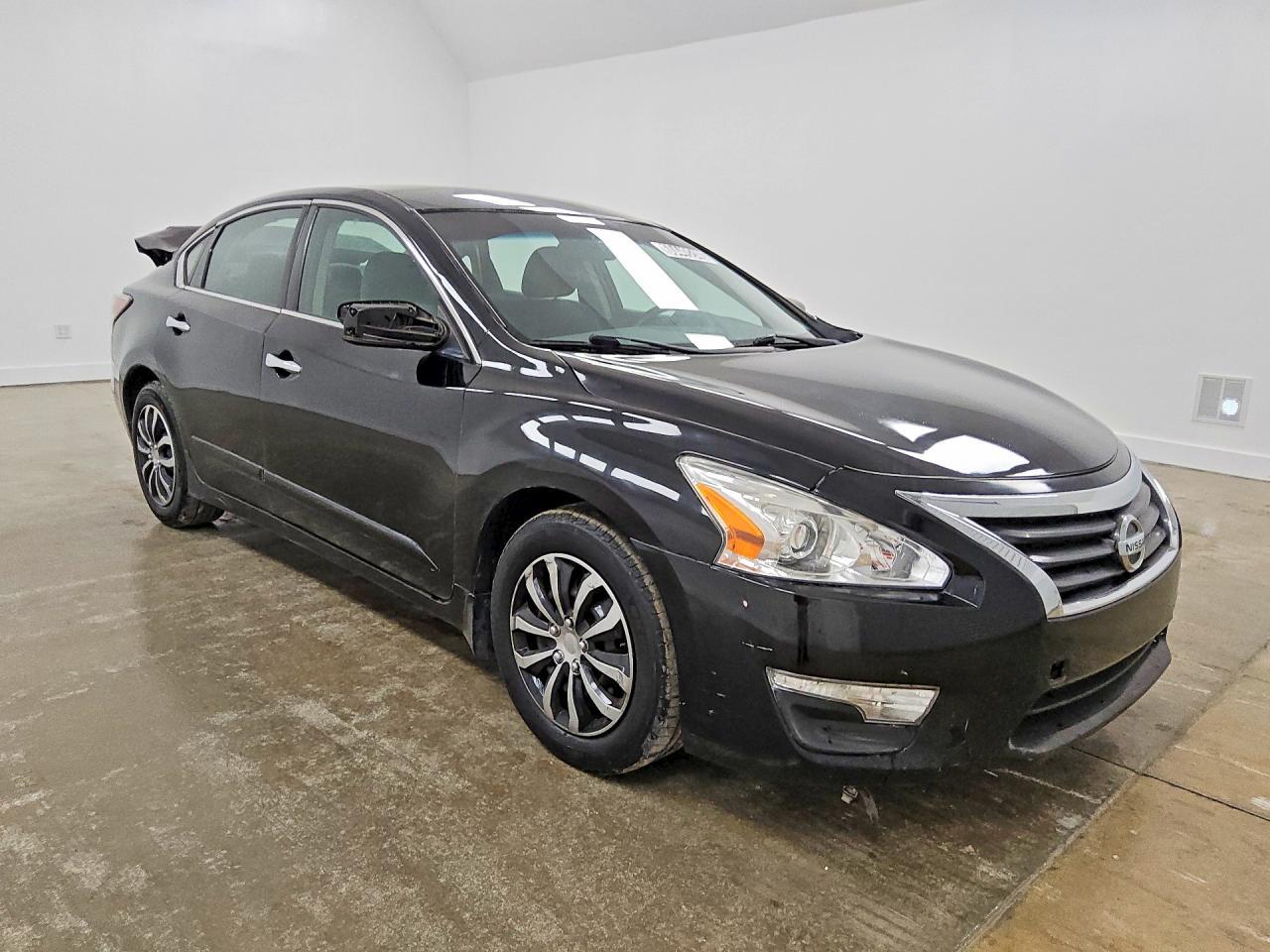 2015 Nissan Altima - Image 4