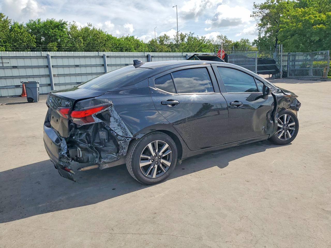 2021 Nissan Versa Sv - Image 3