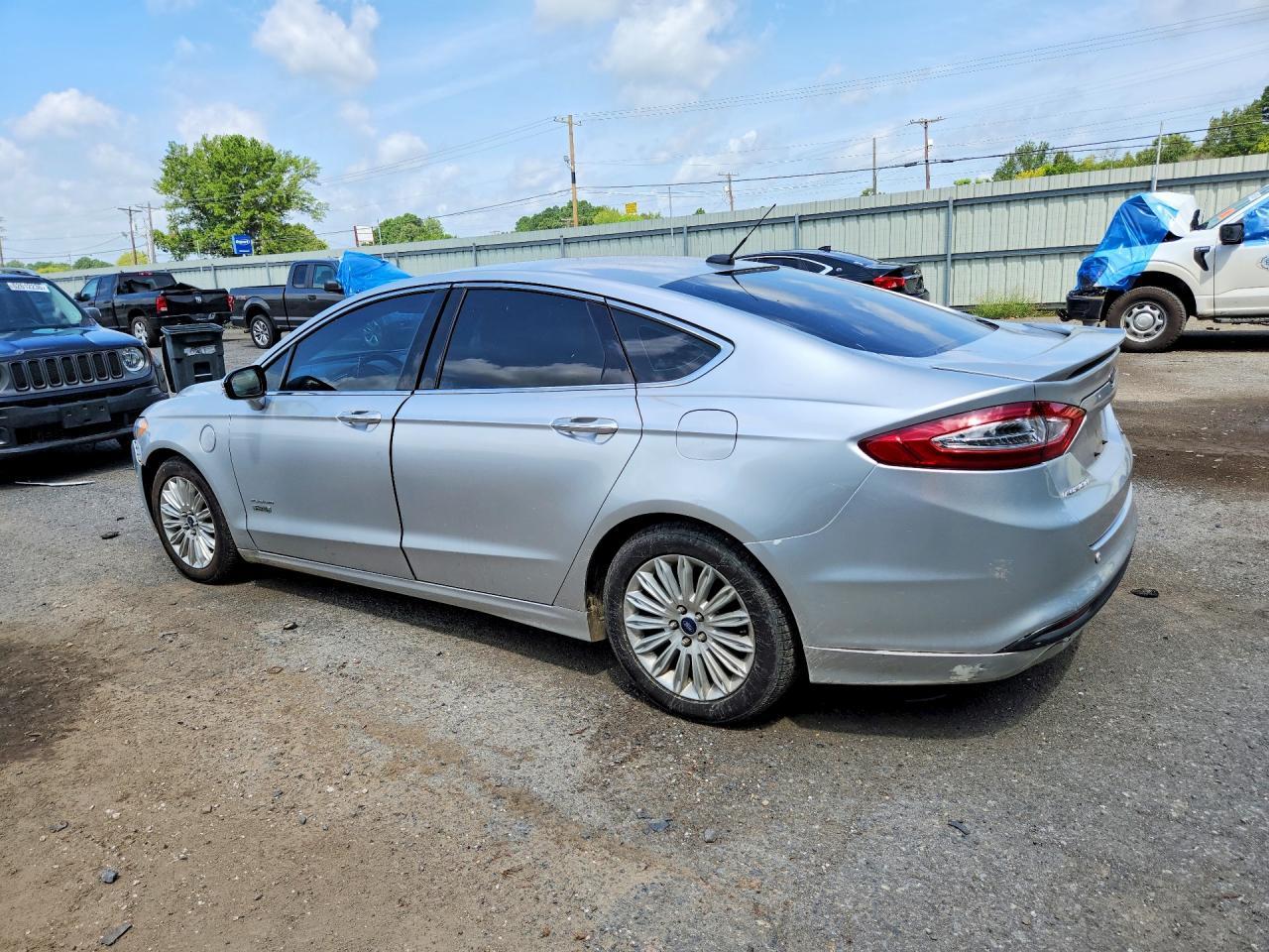2014 Ford Fusion Titanium Phev - Image 2
