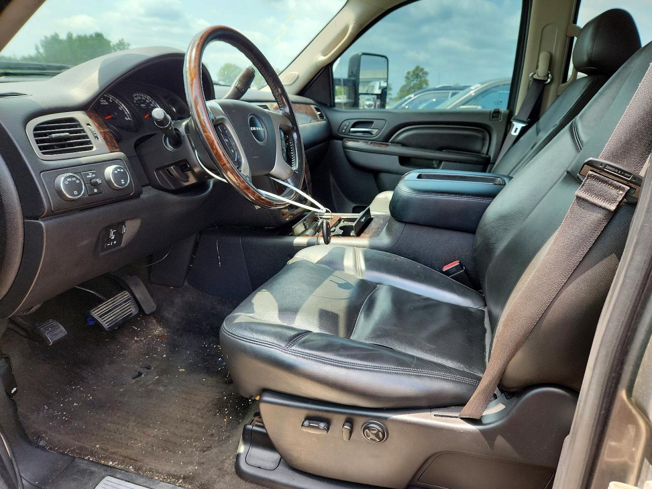 2013 GMC Sierra K2500 Denali - Image 7