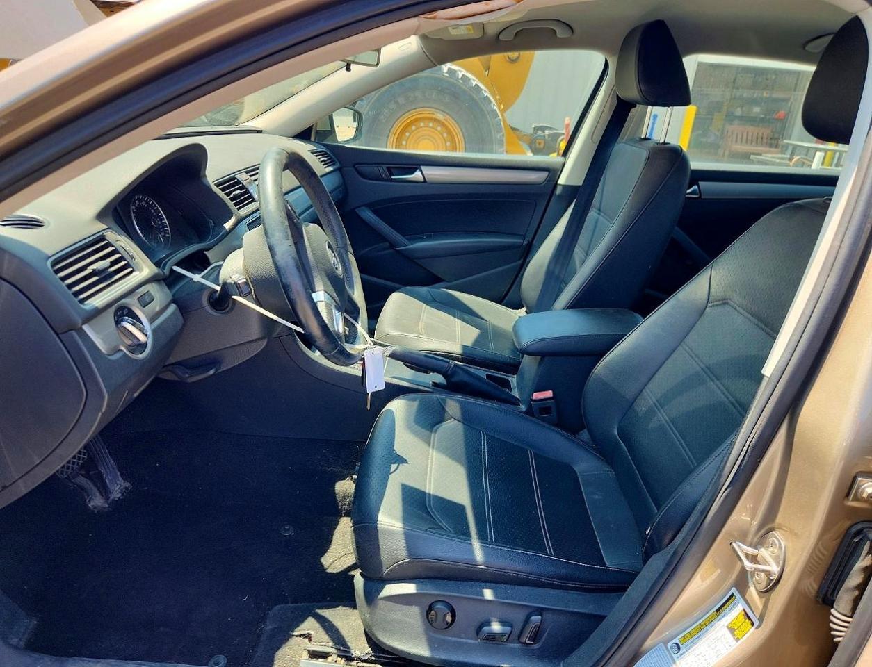 2015 Volkswagen Passat S - Фото 7