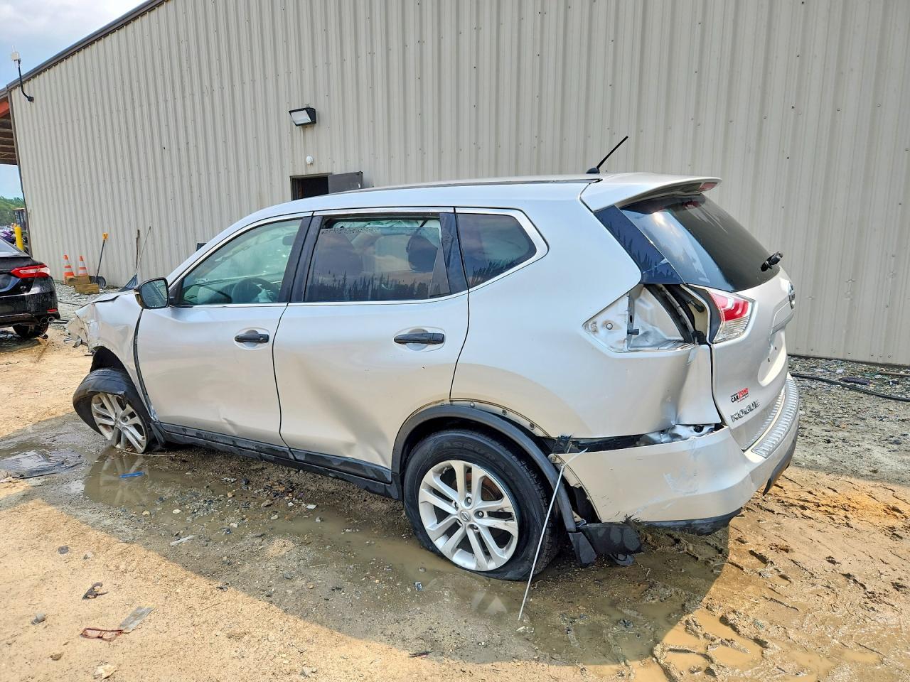 2014 Nissan Rogue S - Image 2