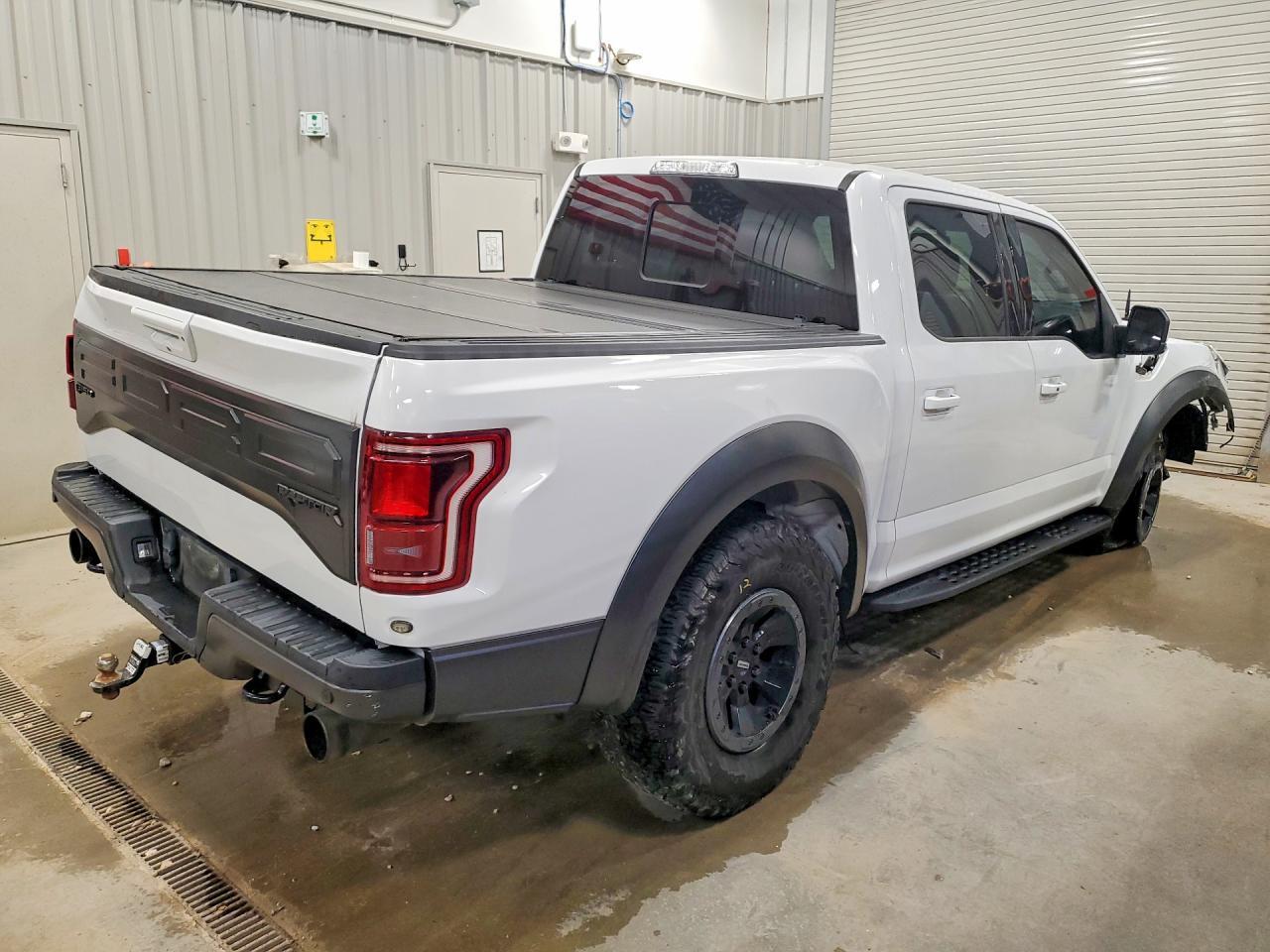 2017 Ford F150 Raptor - Фото 3