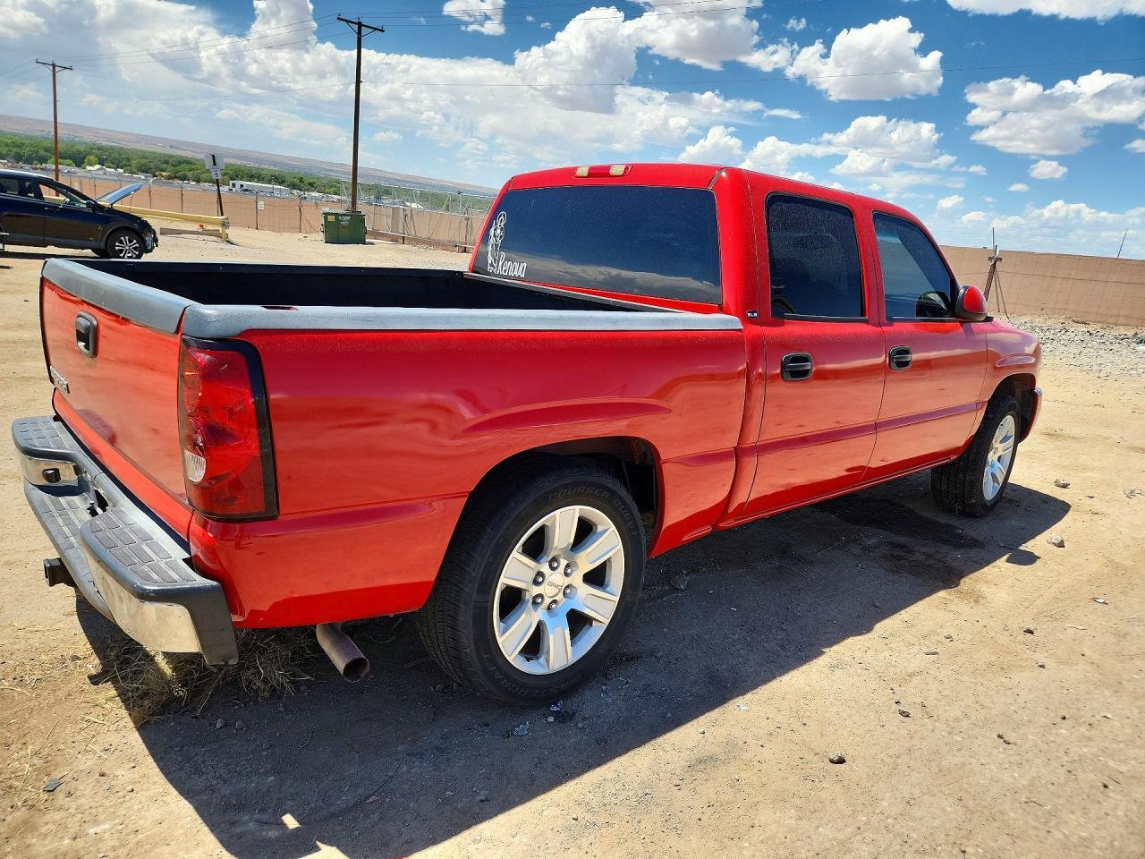 2005 GMC New Sierra C1500 - Фото 3