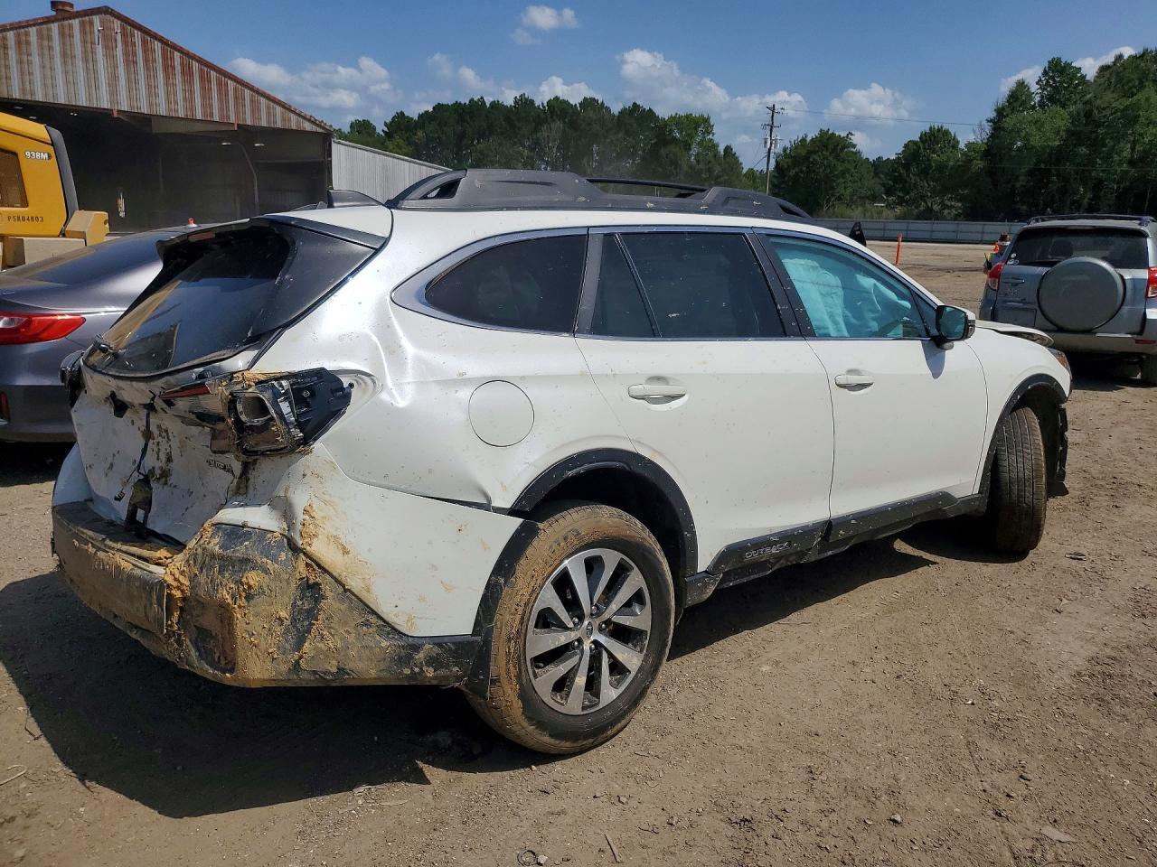 2021 Subaru Outback Premium - Image 3