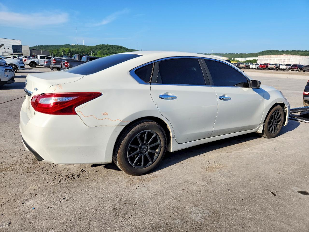 2018 Nissan Altima 2.5 S - Фото 3