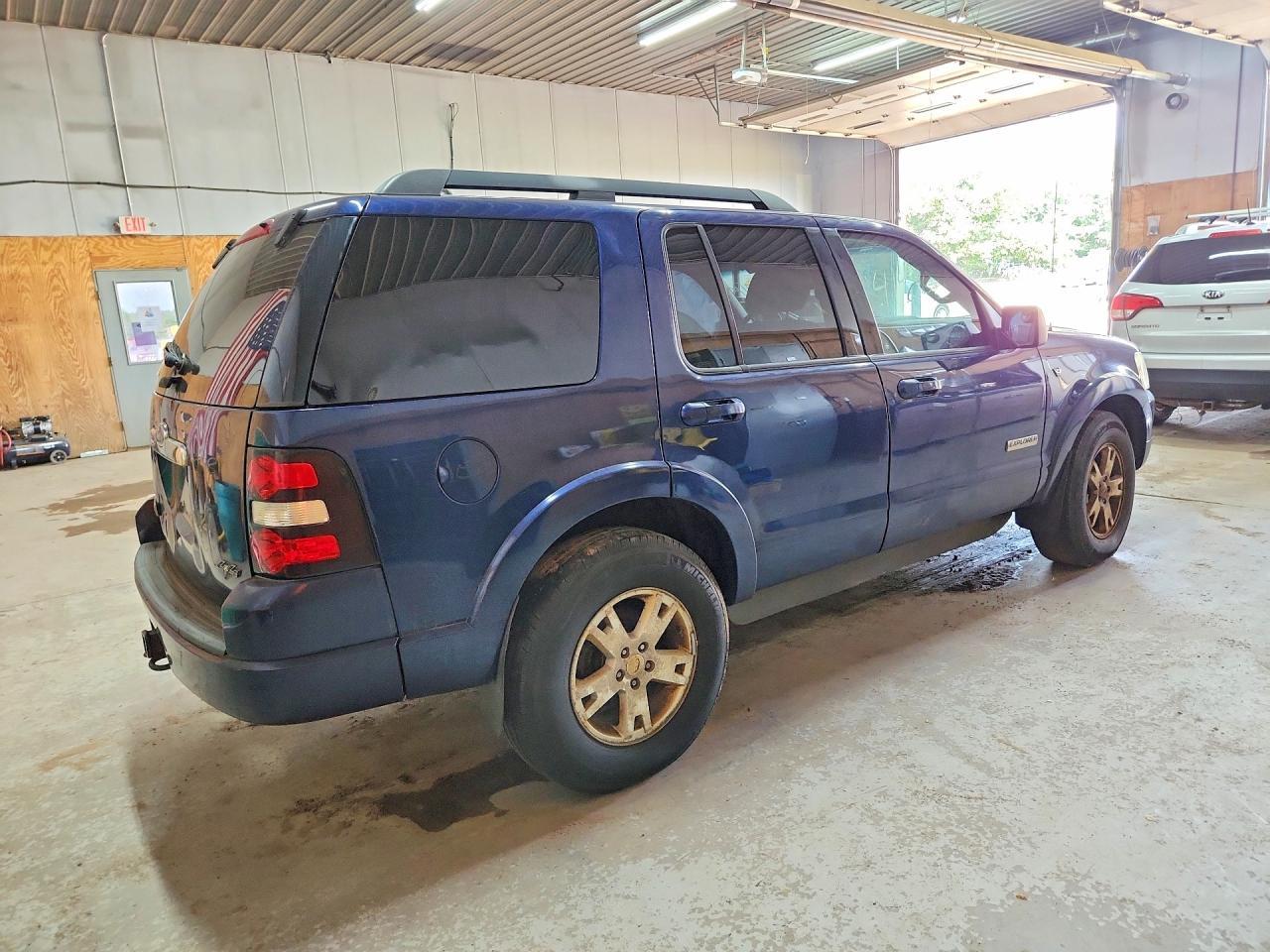 2008 Ford Explorer - Image 3