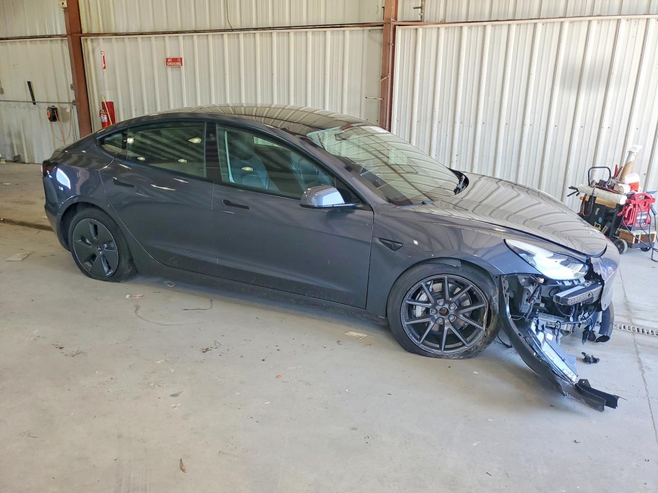 2022 Tesla Model 3 - Фото 4