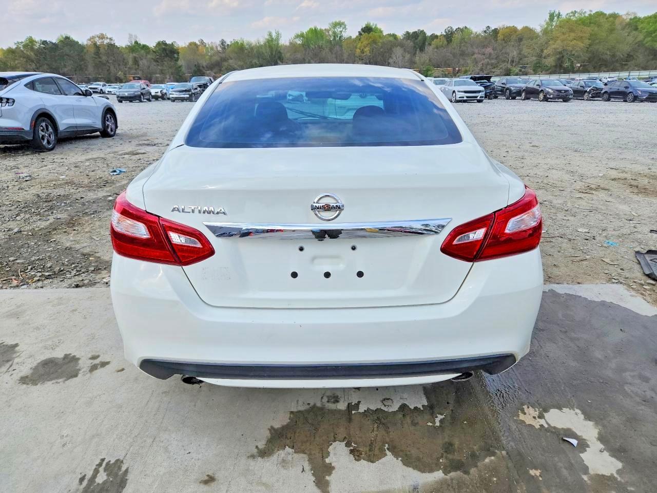 2017 Nissan Altima 2.5 S - Image 6
