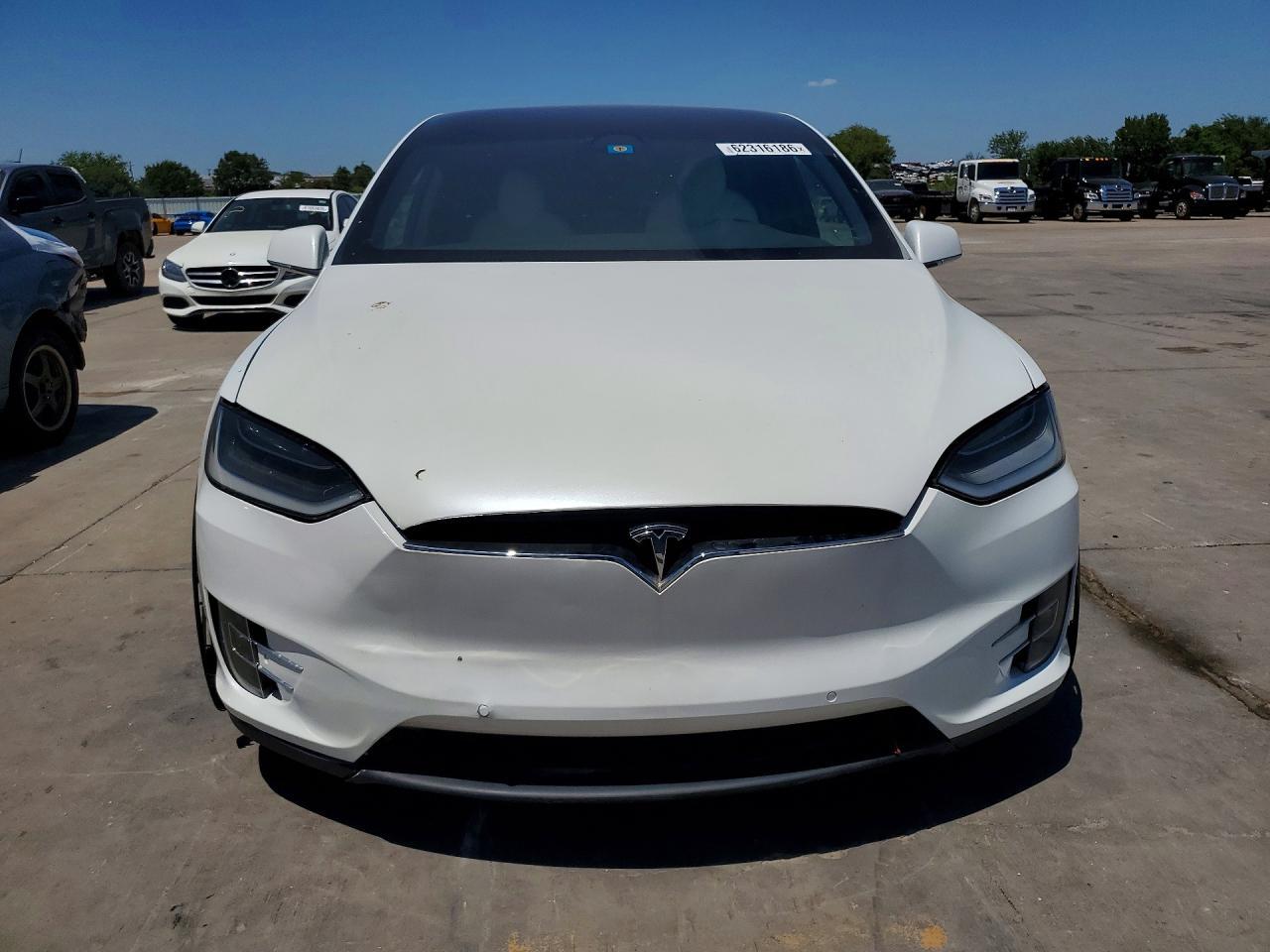 2020 Tesla Model X - Фото 5