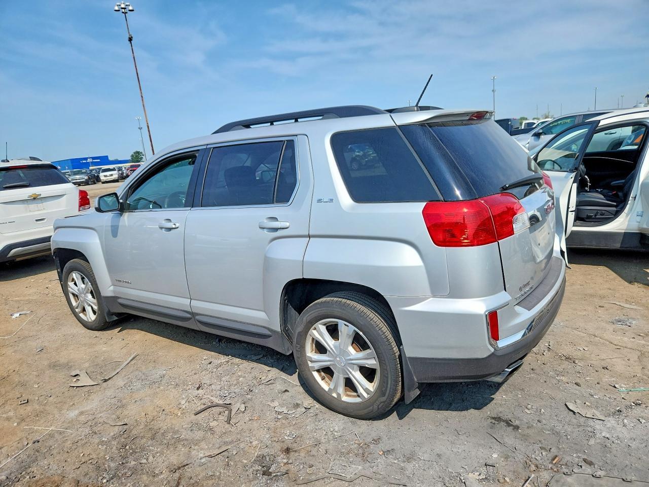 2017 GMC Terrain Sle - Image 2