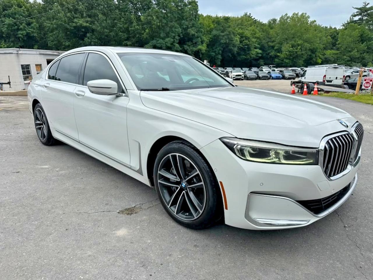 2021 BMW 750 Xi - Фото 4