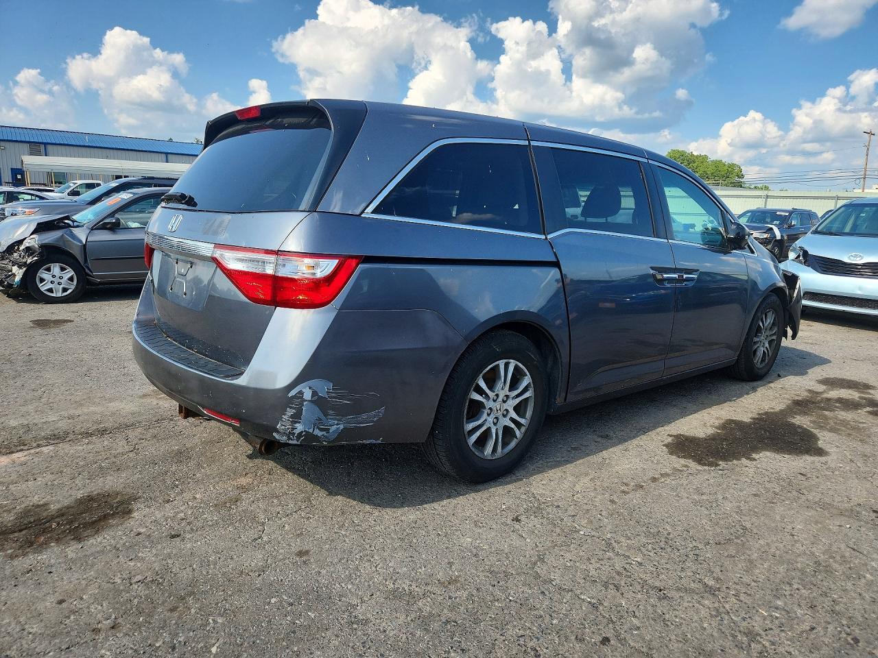 2011 Honda Odyssey Ex - Image 3