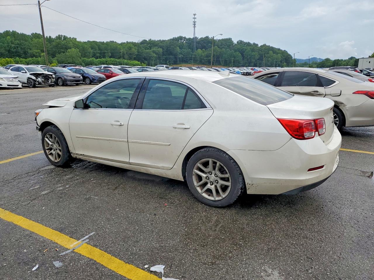 2014 Chevrolet Malibu 1Lt - Image 2
