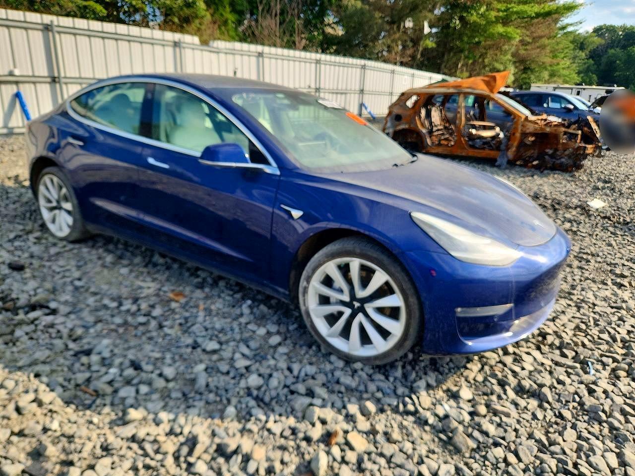 2019 Tesla Model 3 - Image 4