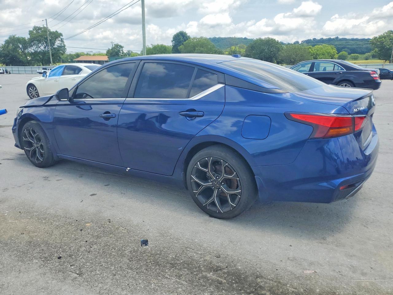 2020 Nissan Altima Sr - Фото 2