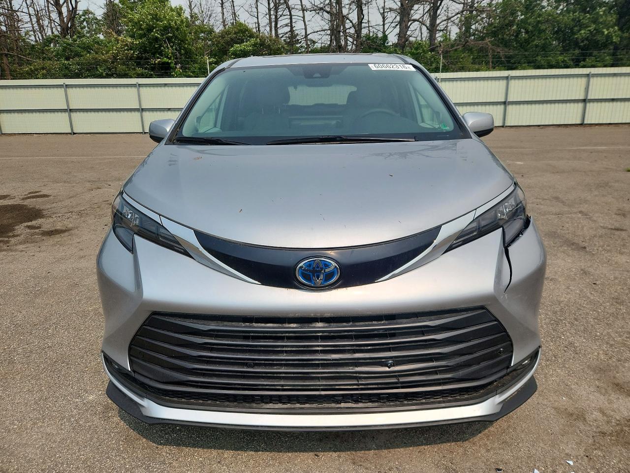 2025 Toyota Sienna Xle 7-Passenger - Фото 5