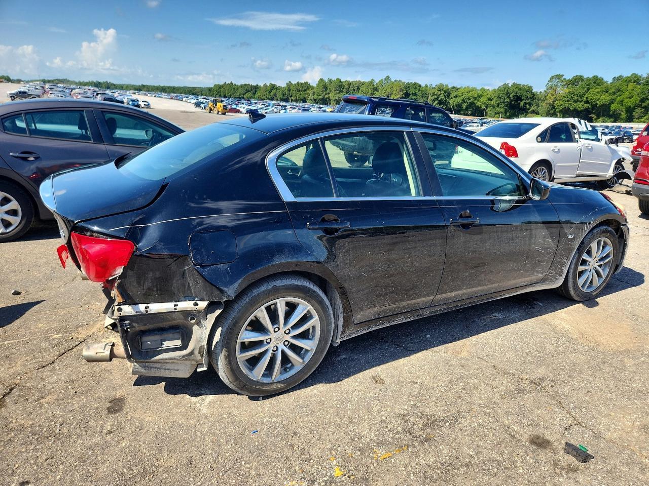 2015 Infiniti Q40 - Image 3