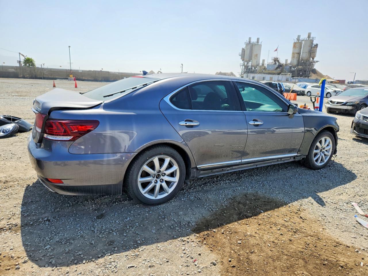 2013 Lexus Ls 460 - Image 3