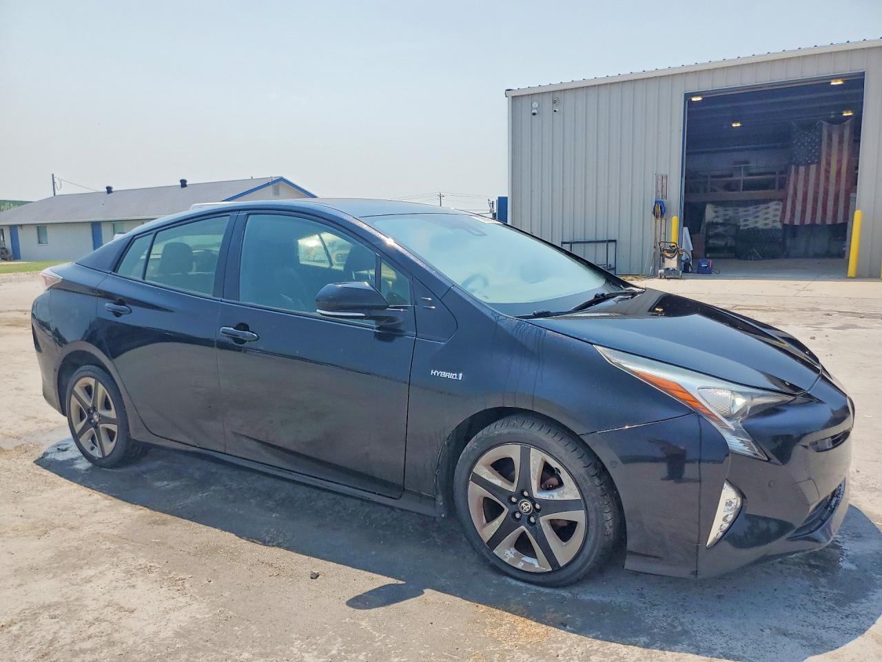 2016 Toyota Prius Four Touring - Фото 4
