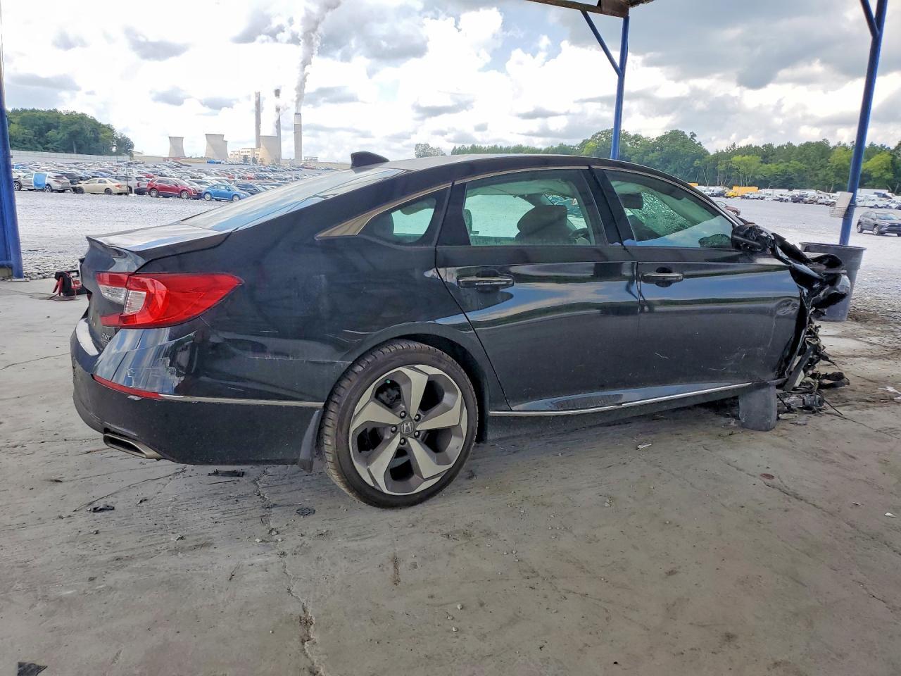 2018 Hond Accord Touring - Image 3