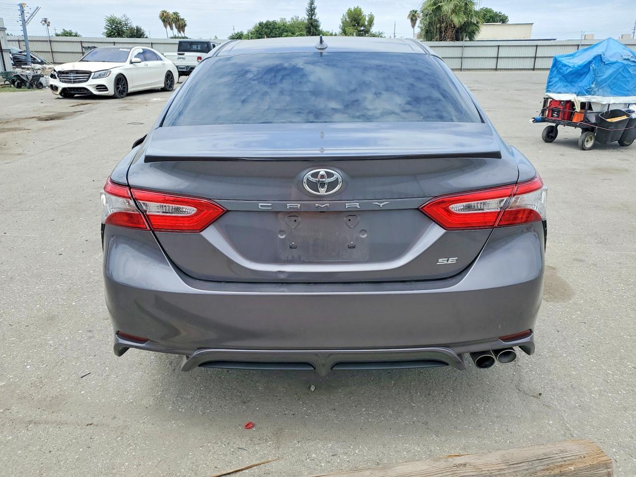 2019 Toyota Camry Se - Image 6