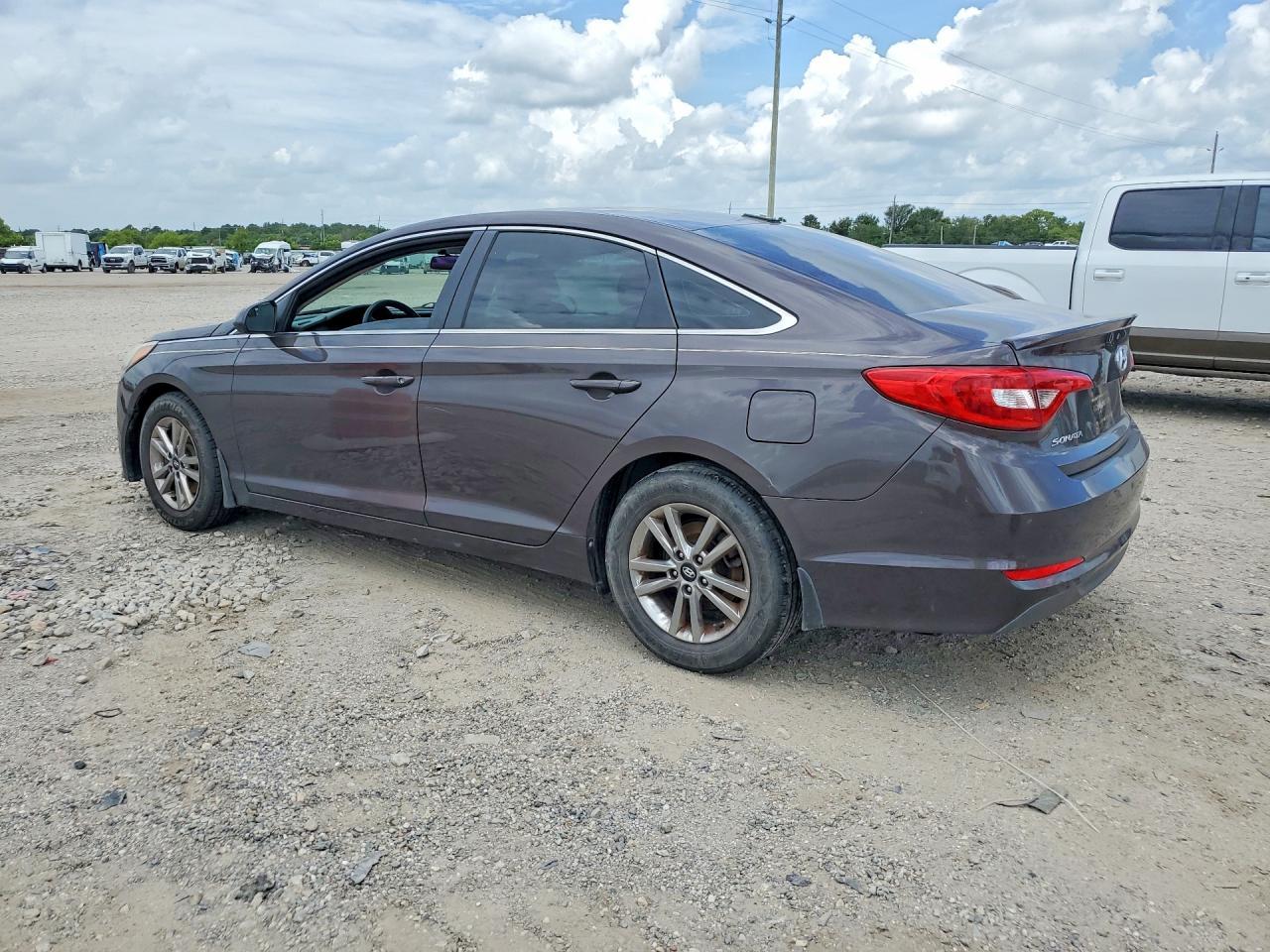2017 Hyundai Sonata Se - Фото 2
