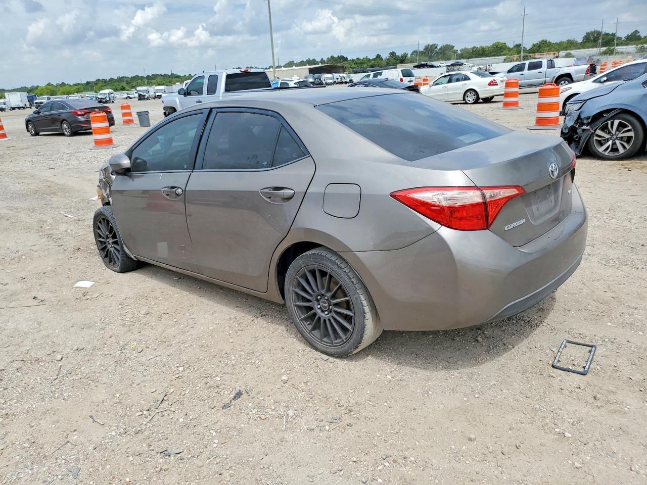 2017 Toyota Corolla Le - Фото 2