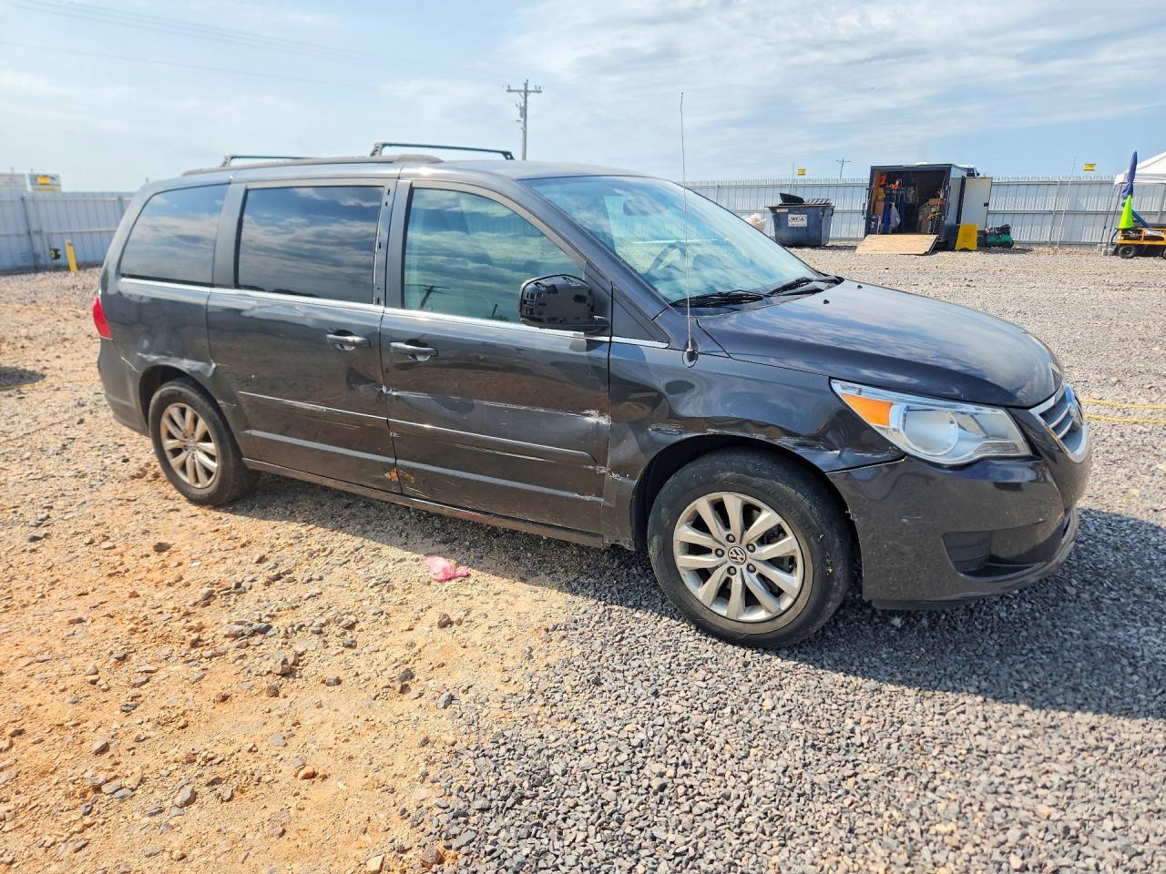 2012 Volk Routan Se - Image 4