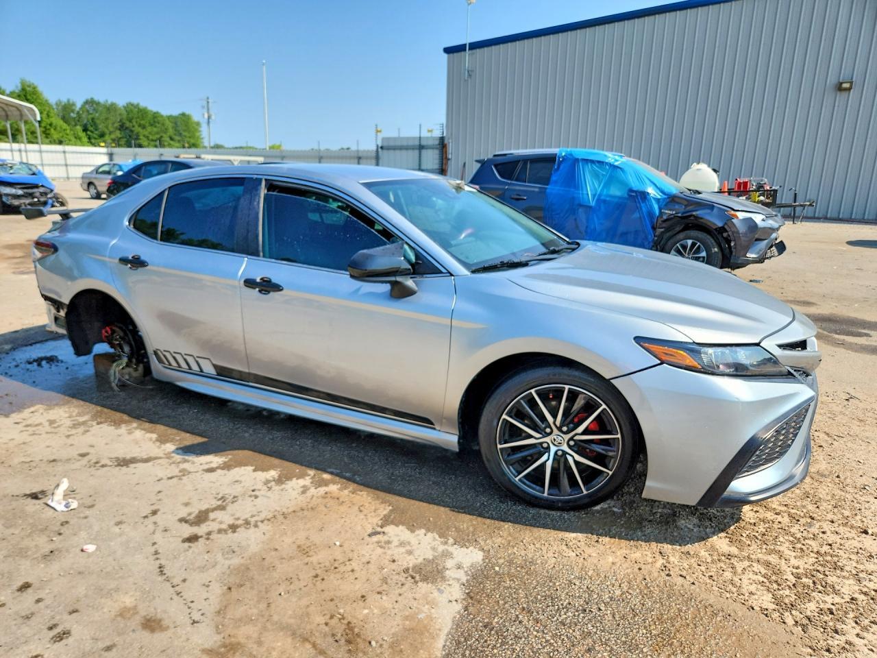2021 Toyota Camry Se - Фото 4