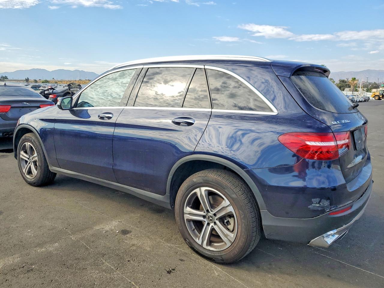 2019 Mercedes-Benz Glc 350E - Фото 2