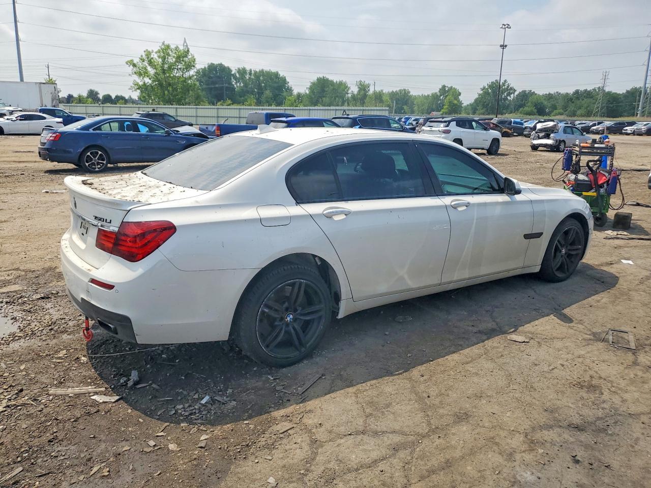 2013 BMW 750 Li - Image 3