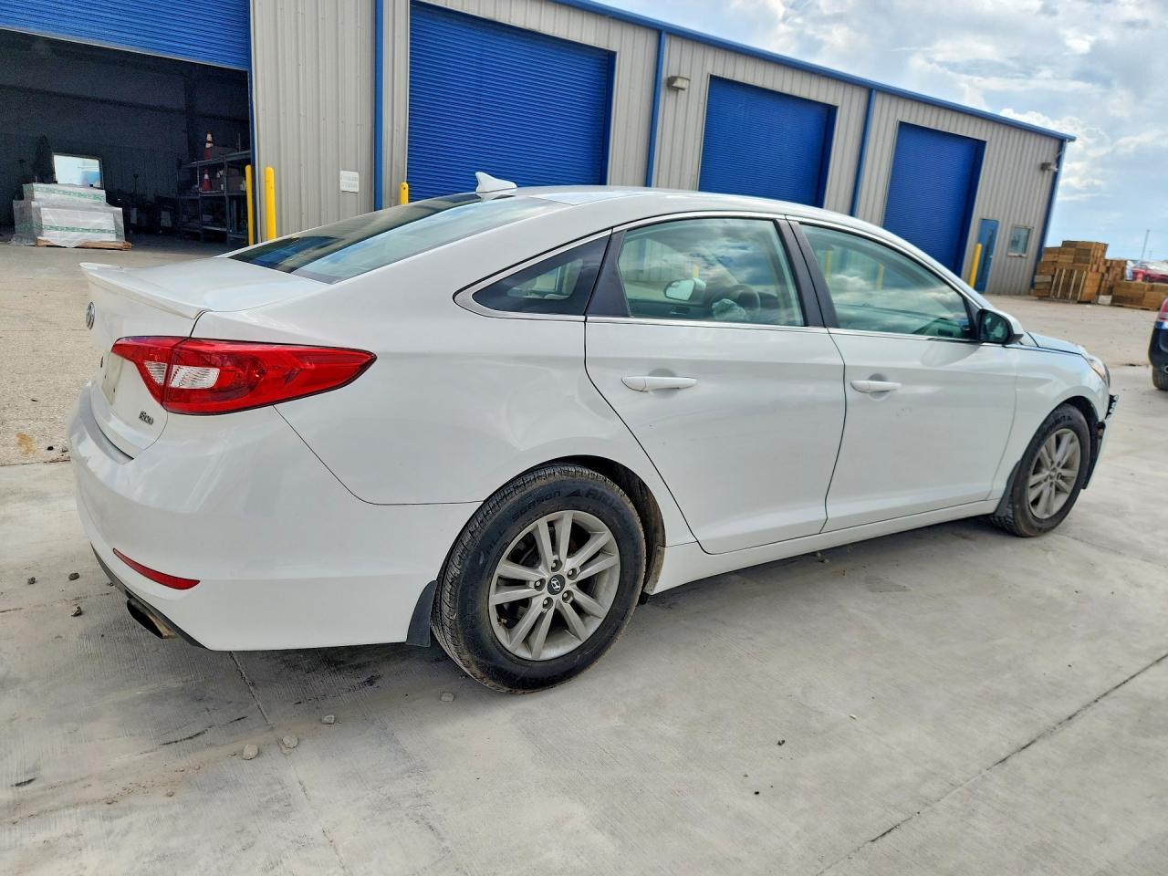 2017 Hyundai Sonata Eco - Фото 3