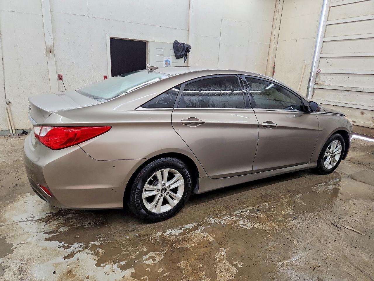 2014 Hyundai Sonata Gls - Фото 3