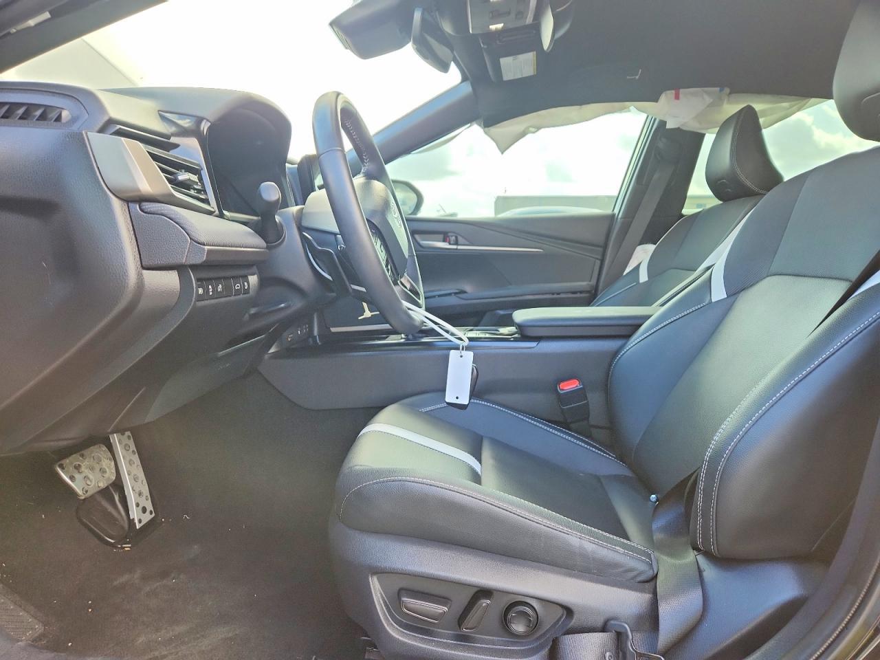 2025 Toyota Camry Se - Фото 7