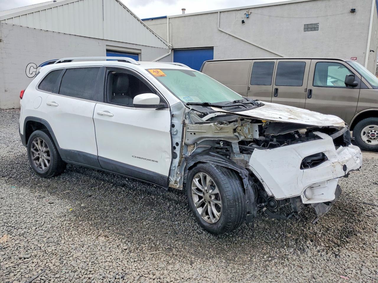 2015 Jeep Cherokee Latitude - Image 4