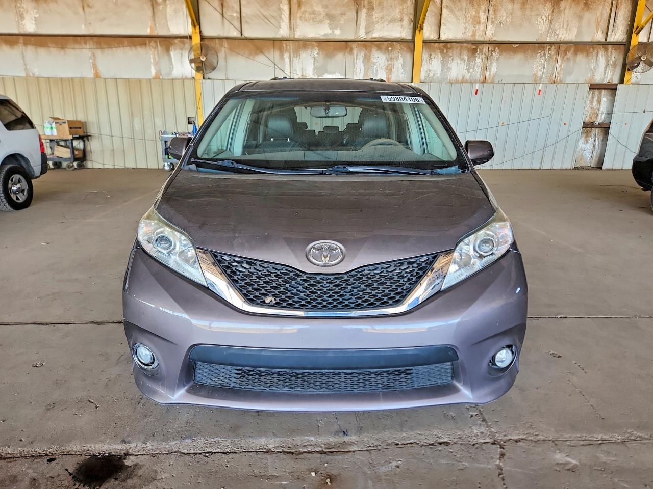2013 Toyota Sienna Sport - Image 5