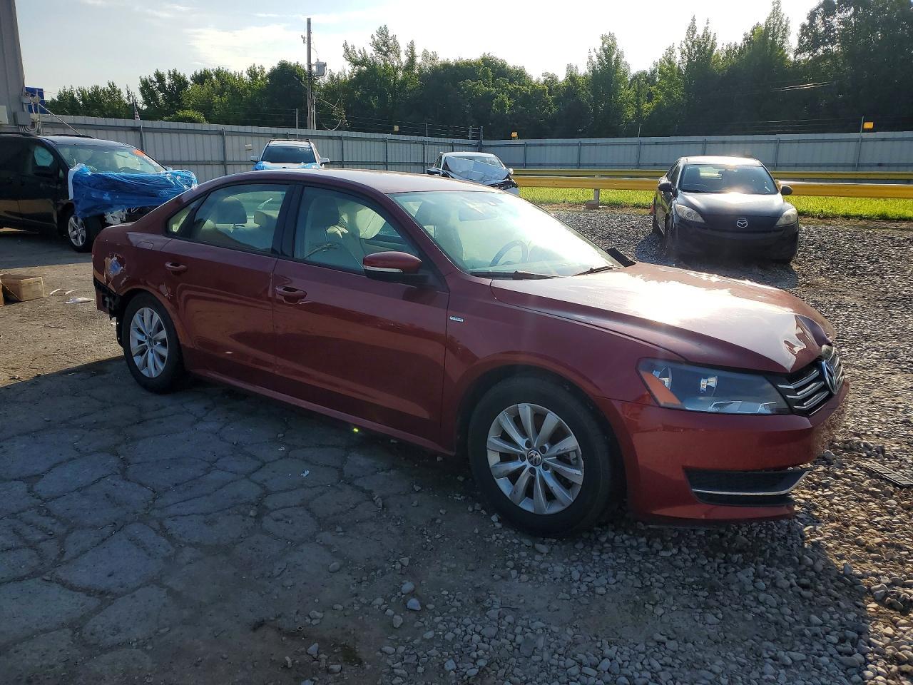 2015 Volkswagen Passat S - Фото 4